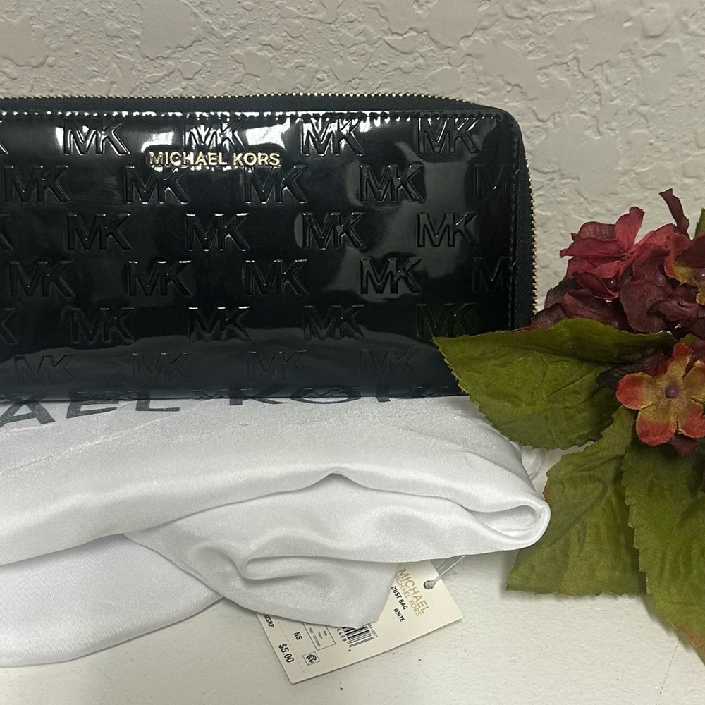 Michael Kors Purse - Picture 9 of 10